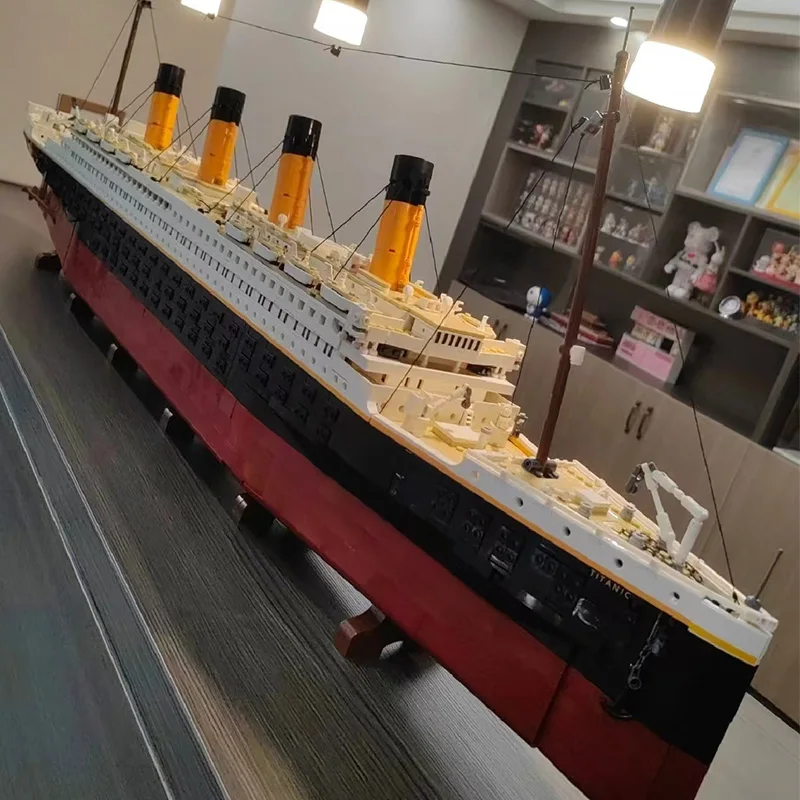 

In Stock Titanic Cruise Boat Ship Building Blocks Sets Bricks City Model Building Kits 3D Hobbies For Children Toys ﻿