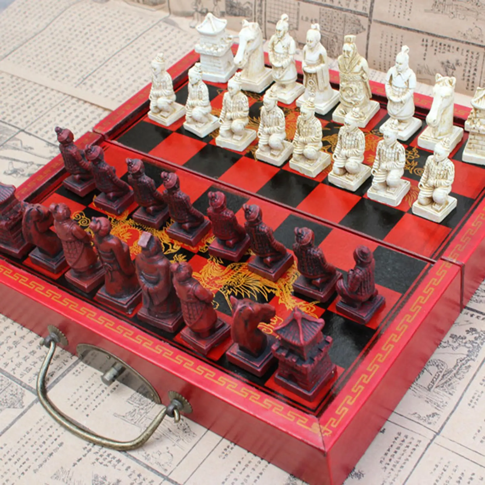 Handmade Retro Resin Chess Set with Folding Wooden Chess Board and 3 Carved Chess Pieces