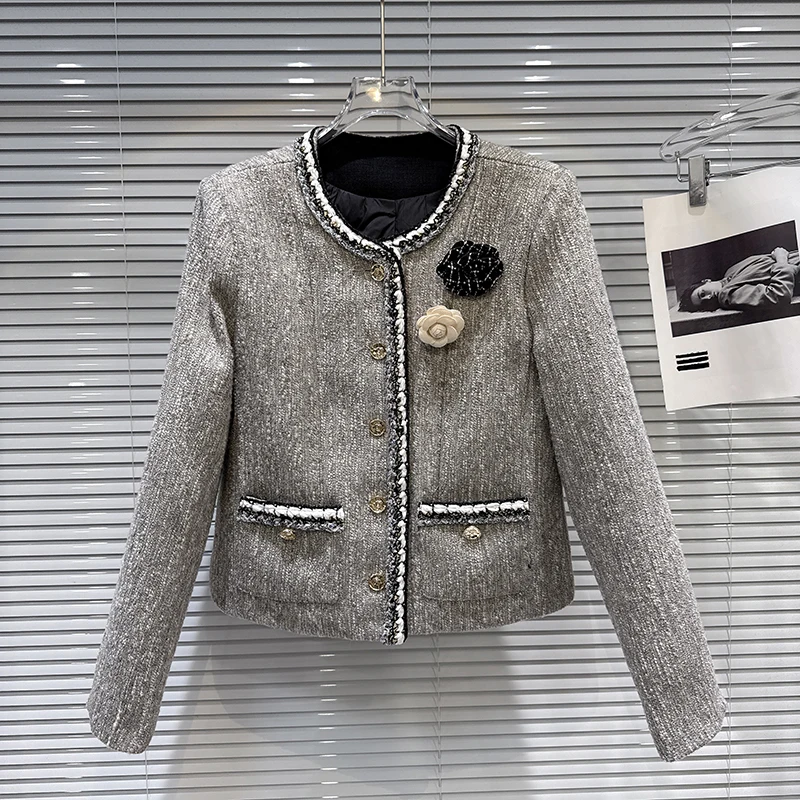 2025 Winter New Exquisite Small Fragrant Style Flower Pin Weaving Edge Down Short Coat Women Temperament Versatile Top
