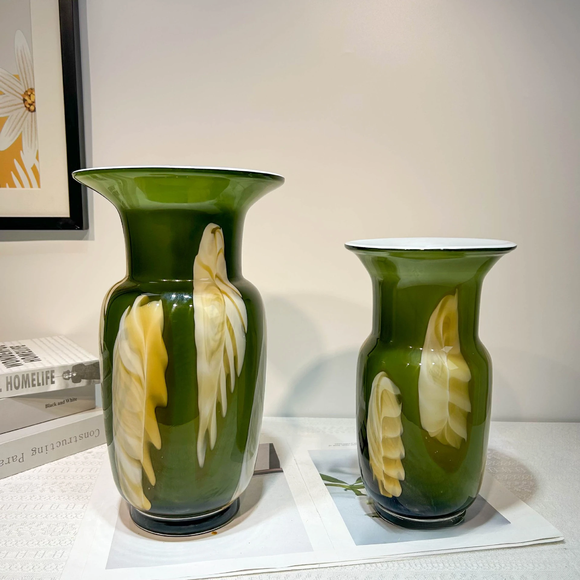 Vintage style handmade glass open-mouth vase with a premium feel home entryway flower arrangement model room decorative ornament