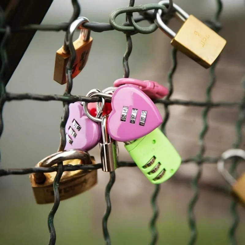 قفل مجمع على شكل قلب من Pink Love، أقفال أجهزة قفل برمز قابلة لإعادة الضبط مكونة من 3 أرقام وكلمة مرور