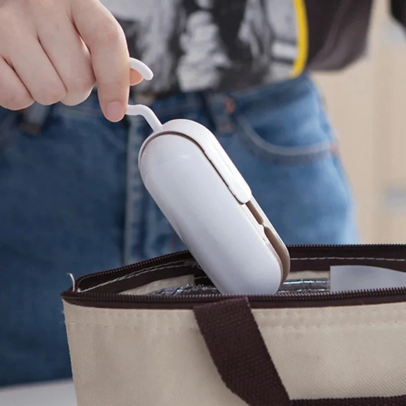 Plastic Bag Sealing Machine, Mini Portable Heat Sealer, Multi-purpose Kitchen Gadget for Home Food Storage Needs