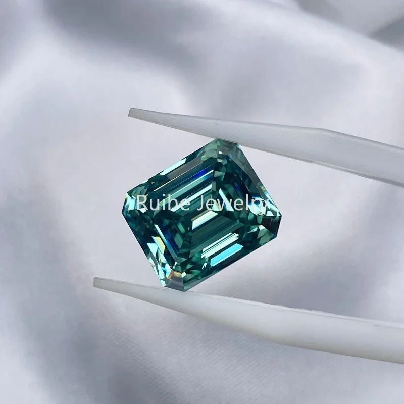 Ruihe Top Quality Original Vivid Green Color Moissanite Stone GRA Report Emerald Cut Hand Made Gemstone Diy  Jewelry