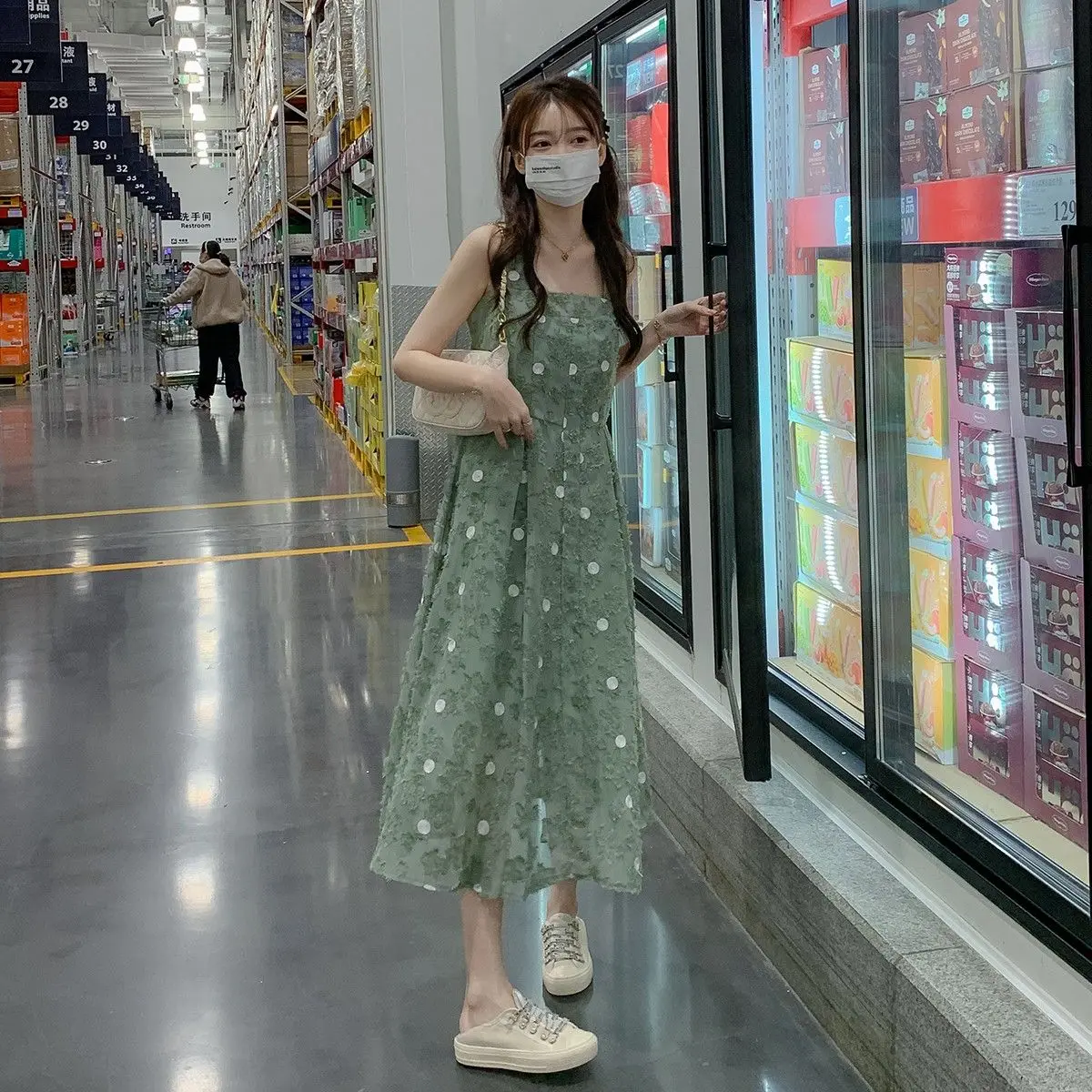 فستان أبيض منقط باللون الأخضر مع حزام ناعم للصيف الجنية نمط جديد فساتين بحزام طويل مزين بالزهور بمزاج التخسيس الفرنسي #1