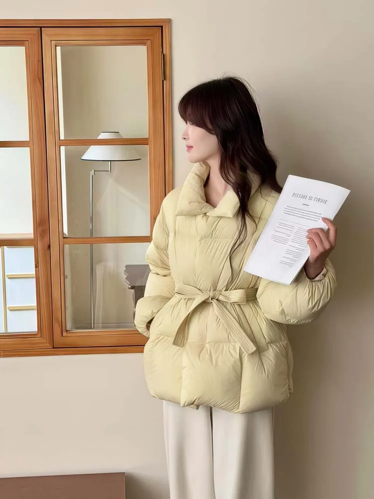 2025年冬 レディース ファッション ナチュラルファー襟付きダウンジャケット ブラック 厚手 パファージャケット サッシュ付き 暖かい 女性用アウター INKEO DJ541