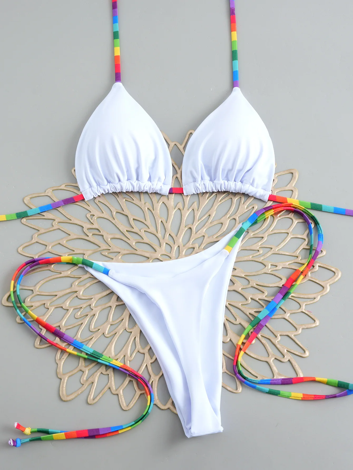 

Раздельный купальник с радужными полосками для пляжного отдыха, удобный, с регулируемой застежкой, быстросохнущая ткань