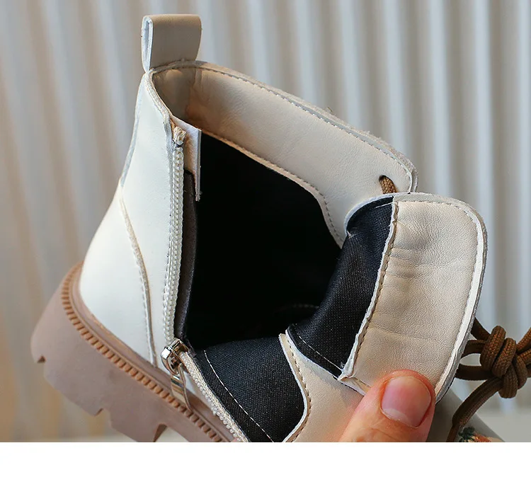 Weichsohlen-Stiefel aus besticktem PU-Leder für Mädchen, Frühling/Herbst, rutschfeste kurze Stiefel, leichte, bequeme Freizeitschuhe für Kinder. – Detail 18