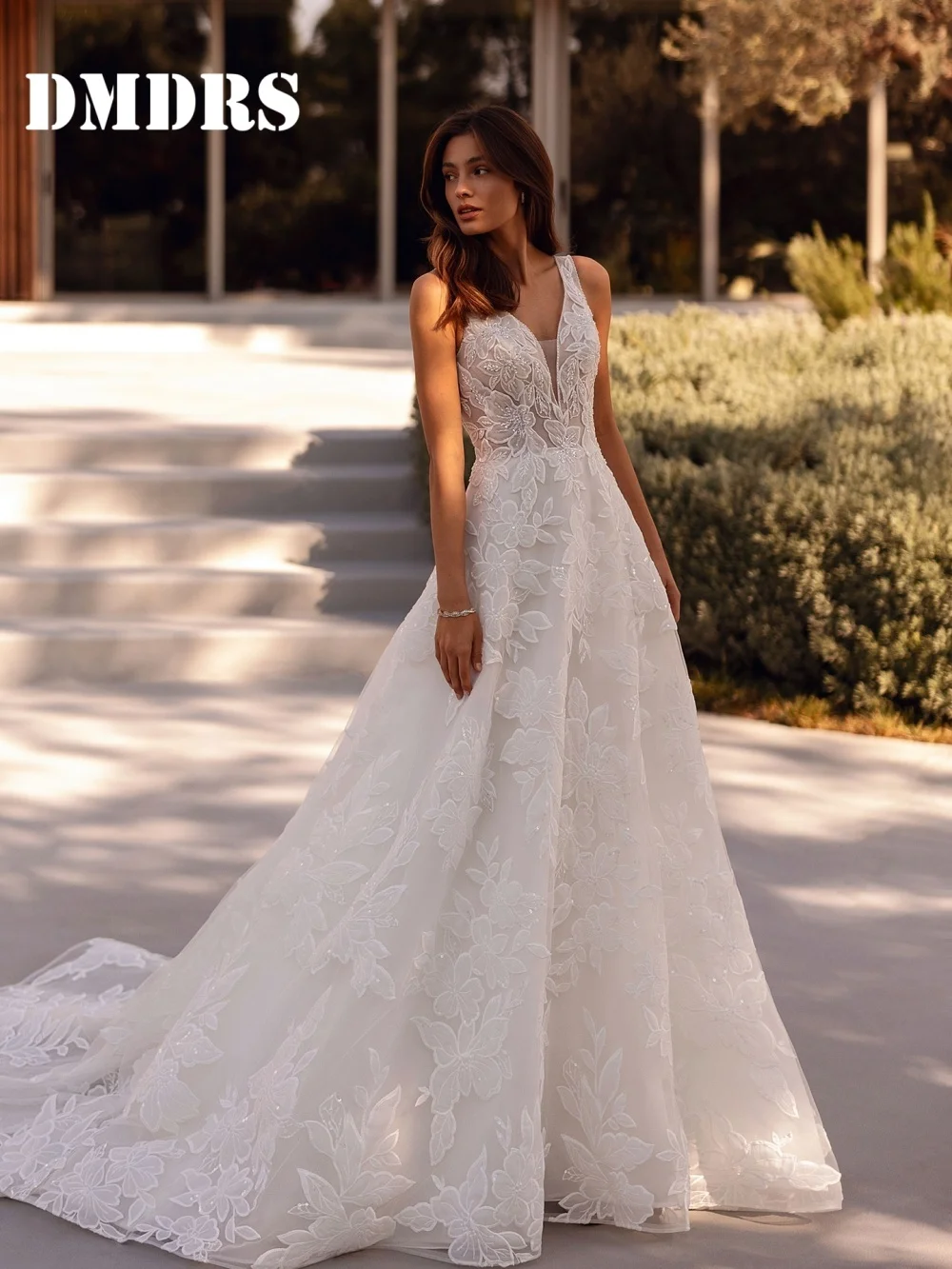 

Sexy Deep V-Neck Wedding Dresses Formal Appliqué Bridal Gowns Stylish Lace Floor-Length Wedding Gowns Vestidos De Novia