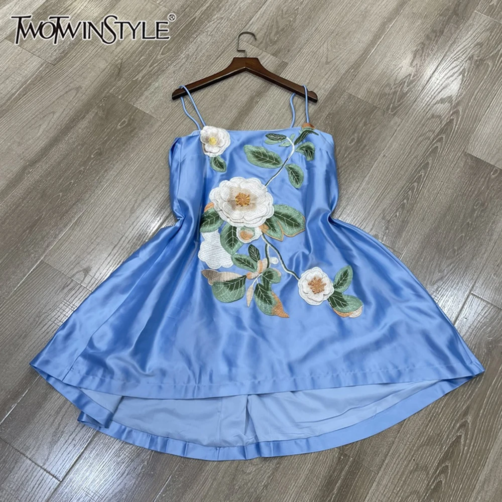 

TWOTWINSTYLE Elegant Spliced Appliques Dresses For Women Camisole Sleeveless Backless High Waist Cute Dress Female New KDR538208