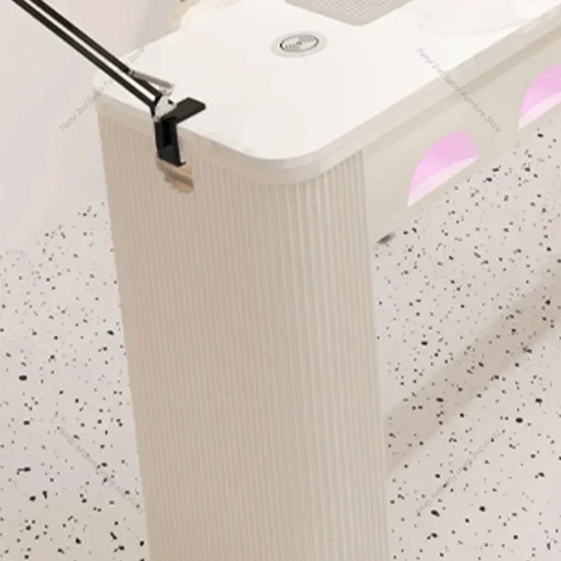 الحديثة كريم نمط مسمار الجداول بسيطة متعددة الوظائف تخزين مكنسة كهربائية طاولات الأظافر خلع الملابس مكاتب الاستقبال الأثاث FYMT