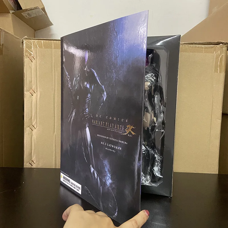 

PLAY ARTS Cat Woman Фигурка Selina By Tetsuya Nomura The Dark Knight Rises Kyle Модель игрушки Подарок Украшение комнаты Подарок 26 СМ