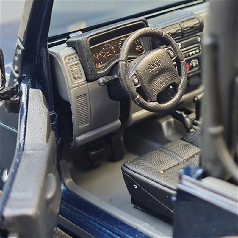 Maisto 1:18 Jeep Wrangler Rubicon coche en miniatura de aleación Diecast Metal vehículos todoterreno modelo de coche colección de simulación juguetes para niños regalo