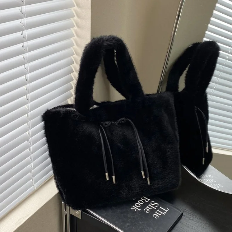 

Элегантная модная новинка 2025 года, женская роскошная брендовая кожаная сумка на плечо, известный дизайнер, классическая популярная винтажная модная шикарная сумка ​