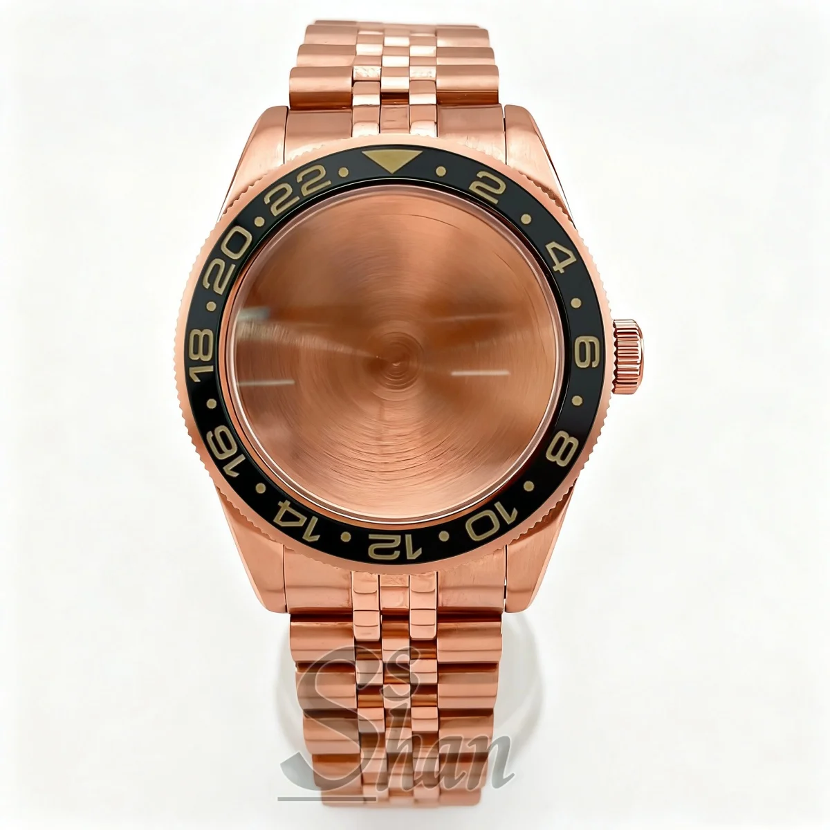 

Корпус из розового золота диаметром 39 мм и куполообразное сапфировое стекло водонепроницаемы и подходят для механизмов NH35A, NH34A, NH36, PT5000, ETA2824.