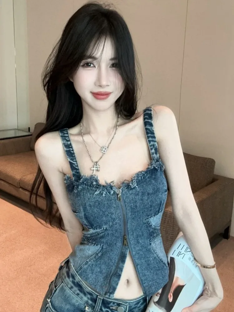 

Cool Girl Short Washed Denim Vest Women's Spring Summer Slim Fit Fashion Top City Walk Style No Sleeve Square Collar Vest