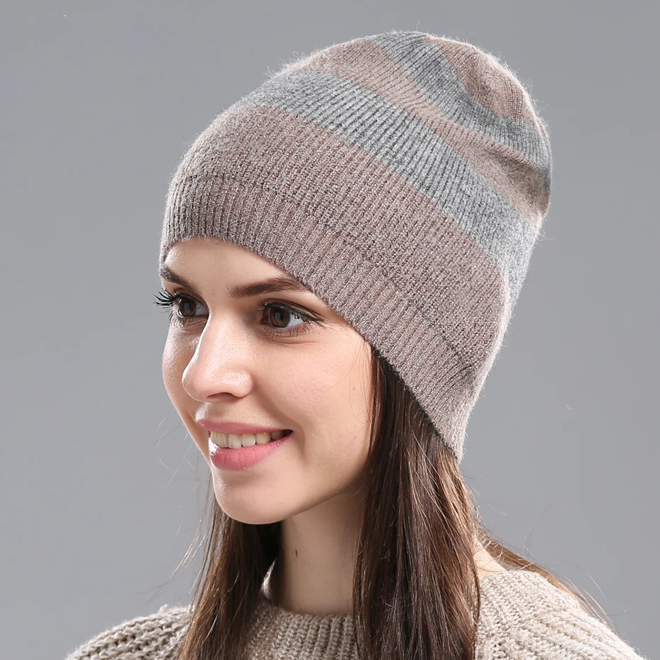 Women Cable Knit Pom Pom Beanie Winter Slouchy Hat Soft Warm Skull Caps for Casual Streetwear Fashion Accessory