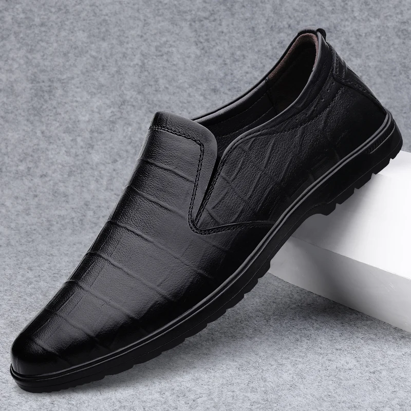 High Quality Men Top Layer Cowhide Casual Leather Shoes Classic Black Crocodile Pattern Men Business Casual Sports Leather Shoes