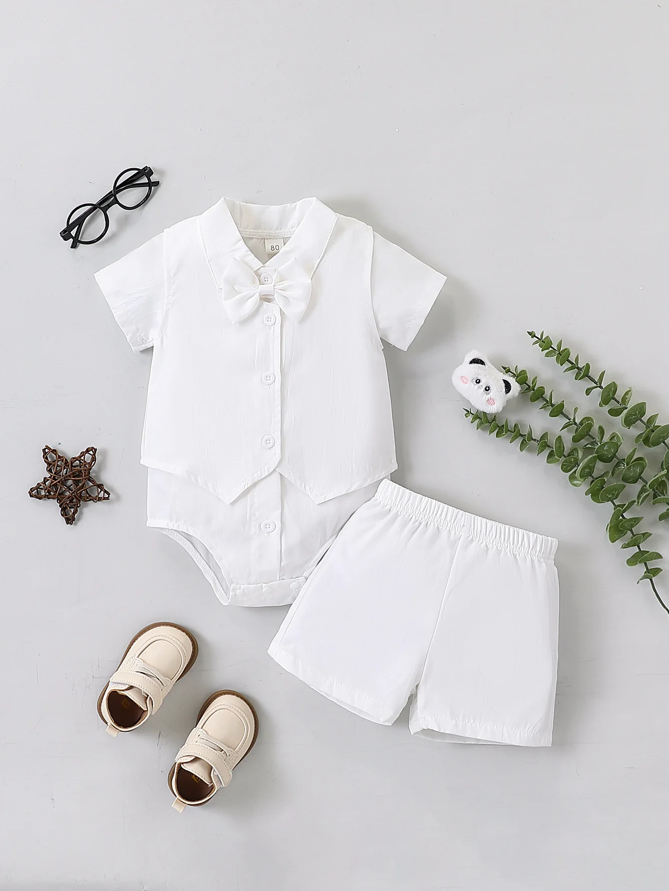 

Baby and children's summer baptism suit one-year-old gentleman's suit white crawling clothes + small vest + shorts suit