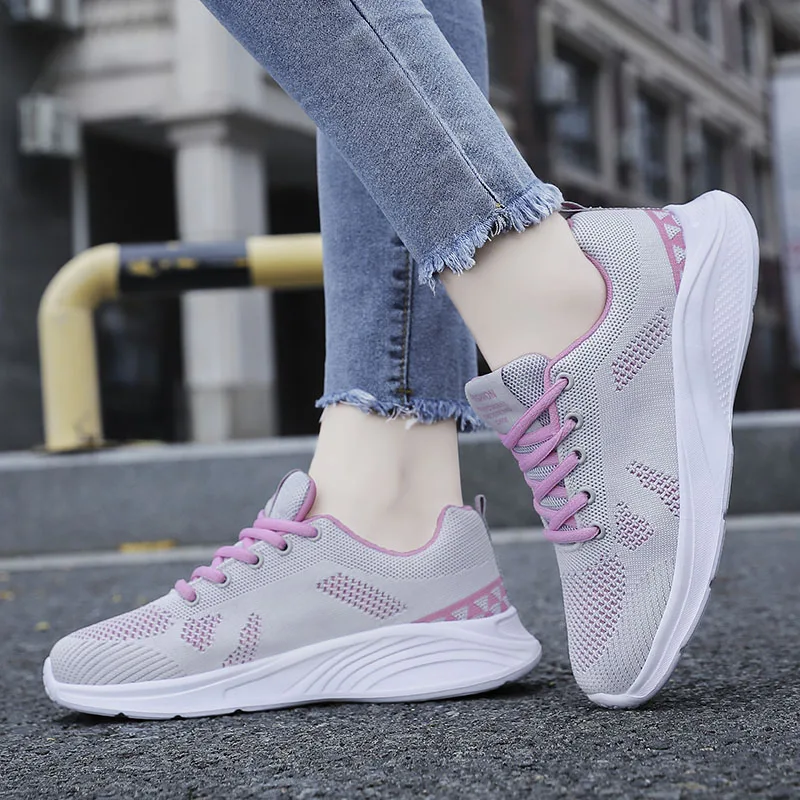 Scarpe Casual da donna Moda Scarpe basse in mesh traspirante da passeggio Sneakers Donna 2025 Scarpe vulcanizzate da palestra Calzature femminili bianche