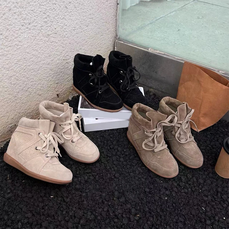 

Брендовые замшевые женские кроссовки, универсальные туфли с высоким берцем, повседневная обувь на шнуровке с круглым носком, модная текстурированная обувь на танкетке