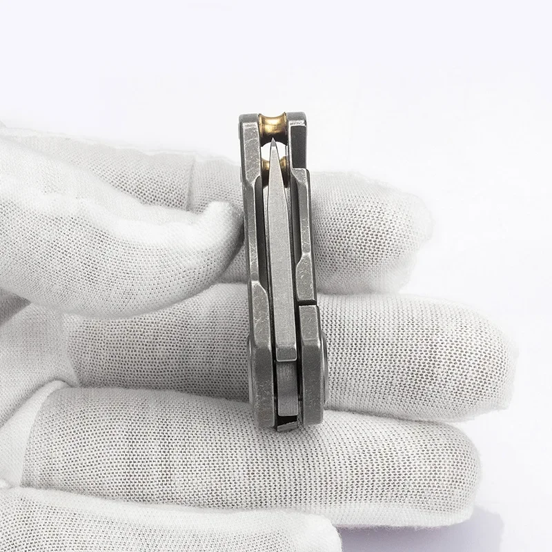 1PCS Pocket Titanium Alloy Handle High Hardness Folding Knif e Outdoor Camping Tools EDC Gifts Mini Cutting Tools