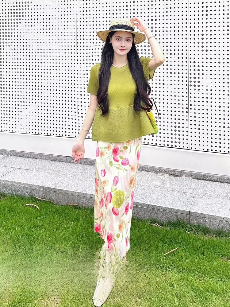 

Green Printed Short Sleeve Top And Skirt Set Loose Fit Summer Tea Break Fashion Ensemble Polyester round Neck Overhead Style