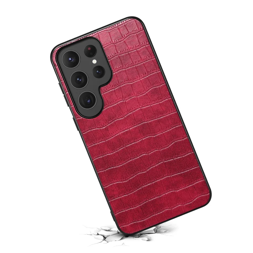 أنيقة وحشية: حافظة جلدية من جلد التمساح الصناعي مع إطار أسود غير لامع لهاتف Samsung S25 Ultra وS24 وS23 Ultra.