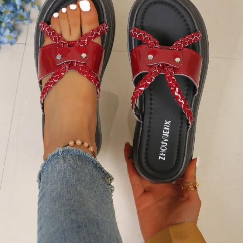 Summer New Golden Platform Open-toed Women's Slippers Fashion Outdoor New Plus Size Selling Comfortable Wedge Thick Sole Sandals