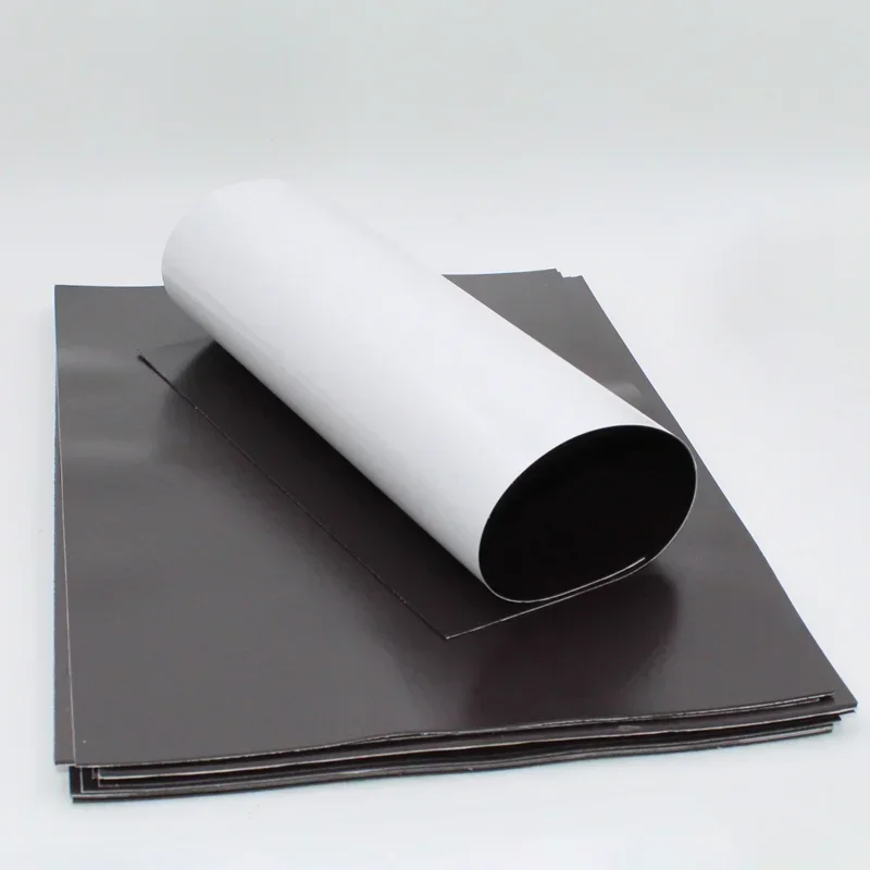 0,5/1/1,5 mm A4 Samoprzylepna naklejka magnetyczna Biała mata magnetyczna do lodówki Zdjęcie Cięcie Magnes na lodówkę 4A