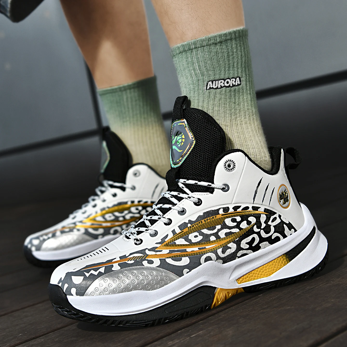 

2025 Luminous Basketballs Shoes New Men's Training Sports Shoes for Couples Youth and Teenagers Breathable Comfortable Footwears