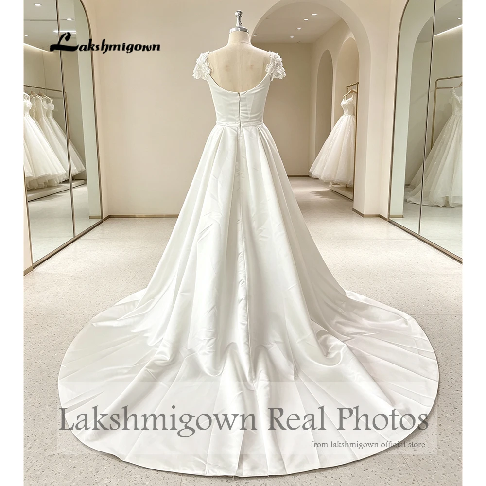 Lakshmigown Hochzeitskleid mit quadratischem Ausschnitt aus Satin, A-Linie, Spitzenärmeln, Hofschleppe, Brautkleid, Vestidos de Nova, maßgeschneidert. – Detail 7