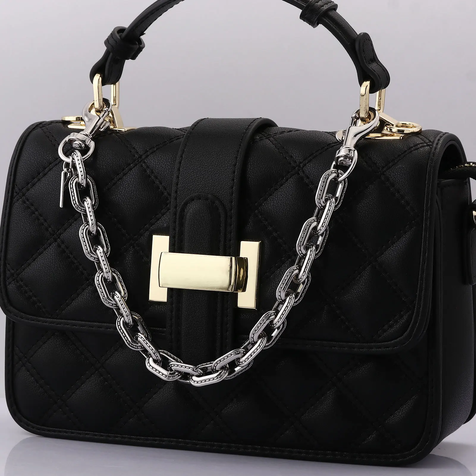 All-season Versatile Metal Two-color Extended Chain Bag Pendant Women Cross-border Keychain Fashion Bag Charm Jewelry Gift
