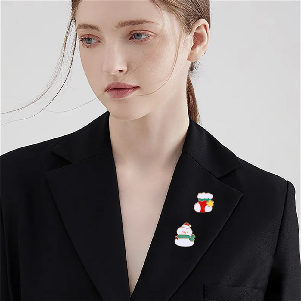 Santa Claus Snowman Socks Cute Brooch For Women Personality Creative Metal Corsage Festivals Party Clothing Accessories