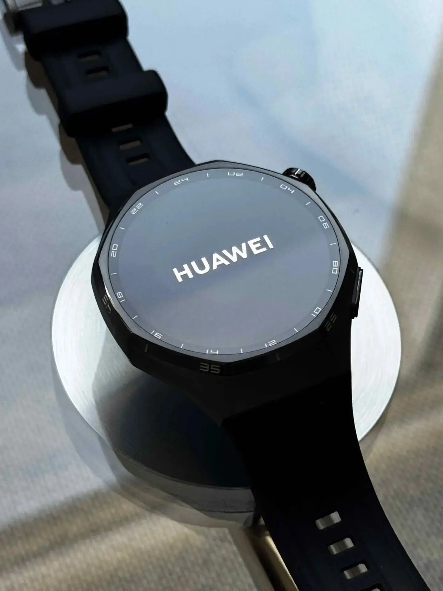 Nouvelle montre connectée Huawei WATCH GT6 46 mm, écran AMOLED de 1,47 pouce, autonomie de 21 jours, résistance à l'eau 5 ATM, NFC + positionnement GNSS