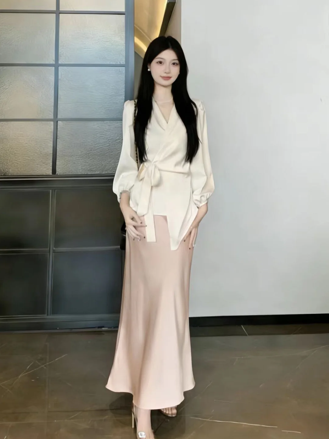 

Романтичный женский комплект: блузка с V-образным вырезом и поясом, юбка с завышенной талией, французский стиль, однотонный, весенняя новинка, эффект стройности