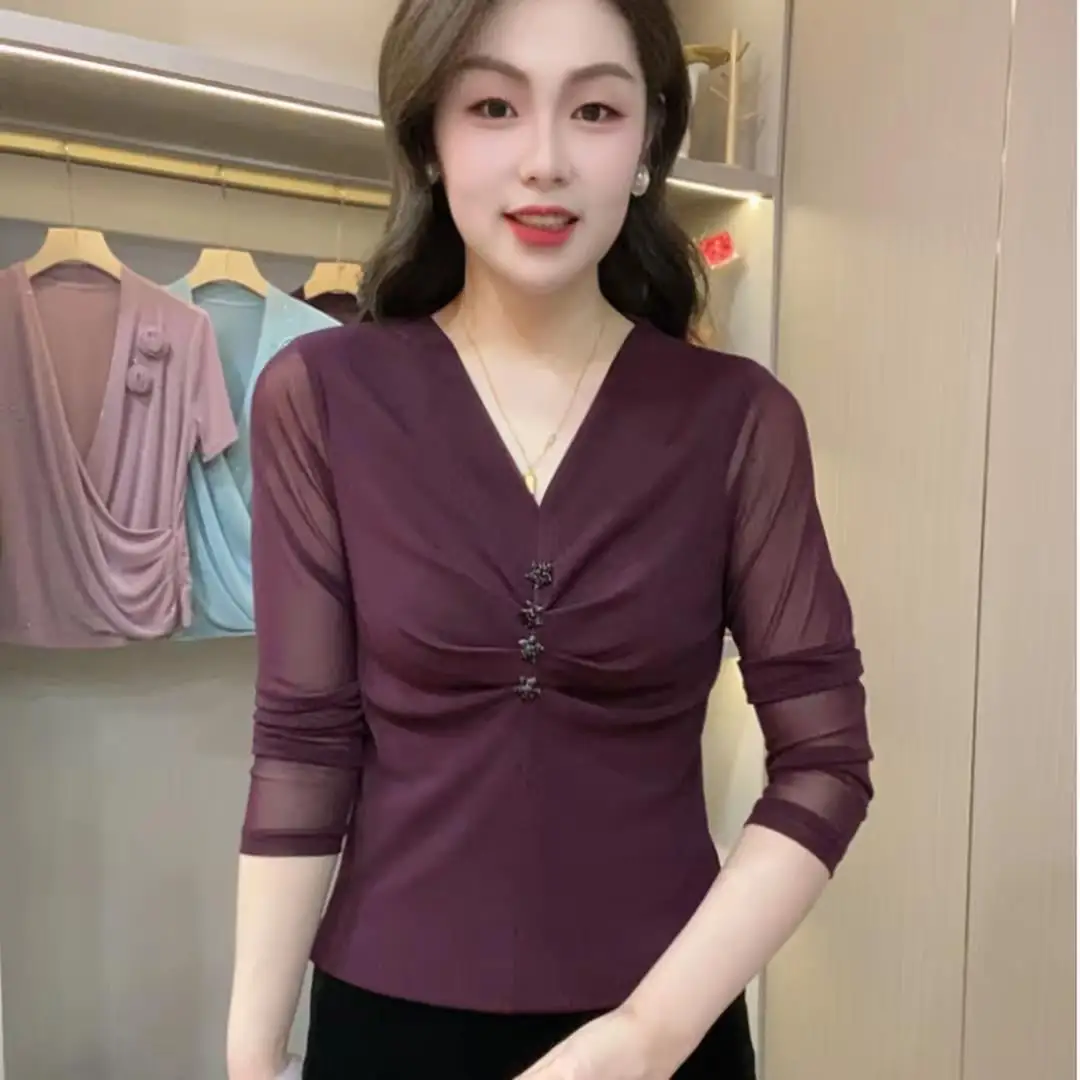 Early Autumn Faionable Mommy Sle V-Ne Button Elastic Me Base irt Long Sve 2025 New Ele Youthful Versatile T-...