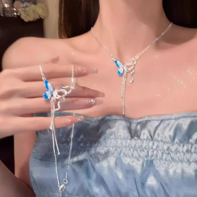 Shiny Blue Crystal Butterfly Pendant Necklace Zircon Inlaid Clavicle Choker for Women Elegant Daily Wear Exquisite Jewelry 1Pc