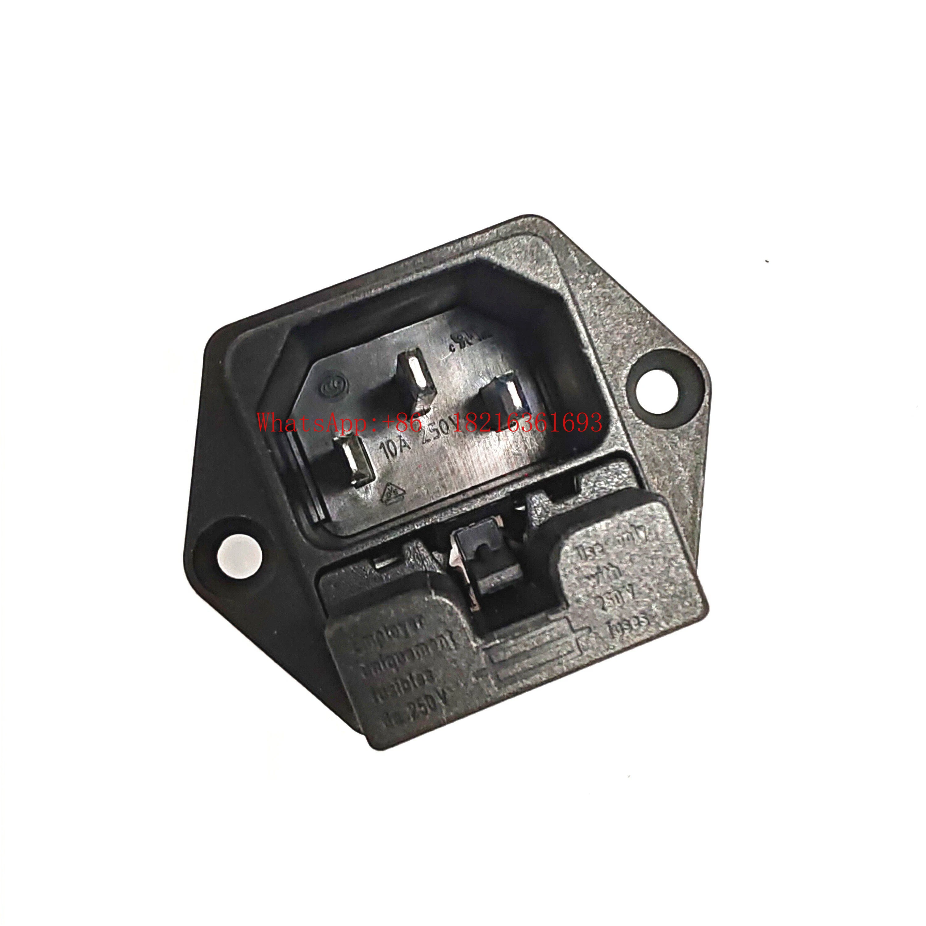 

Оригинальная розетка для подключения питания Tail Seat 6220.2300 C14