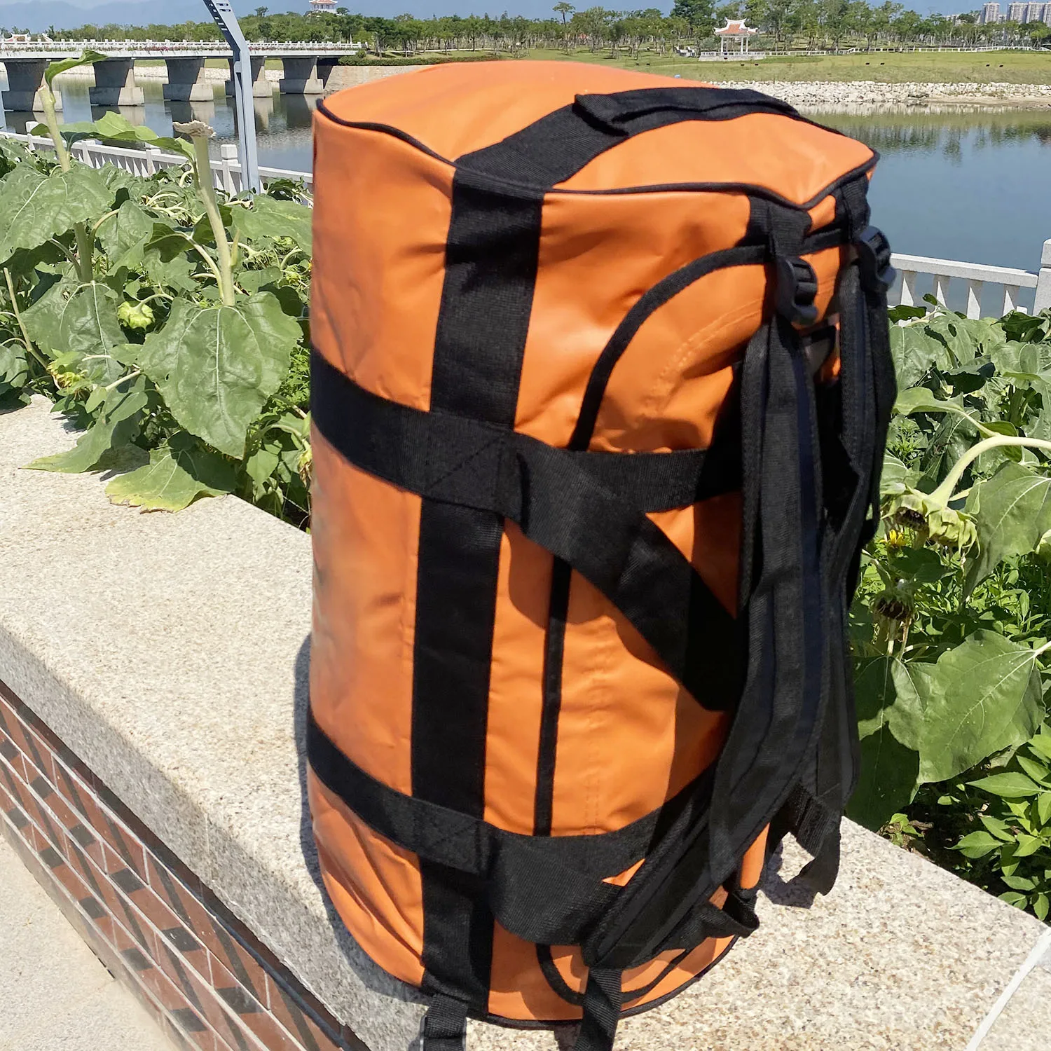 حقيبة ظهر مقاومة للماء شديدة التحمل مع أشرطة لصالة الألعاب الرياضية والرياضة والسفر، 90 لترًا