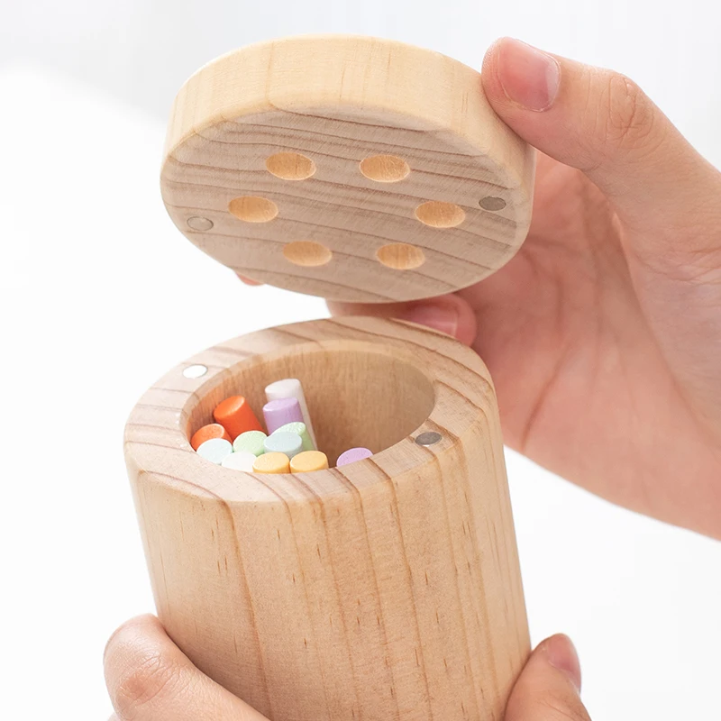 Houten kleurrijke evenwichtsstokken Speelgoed Kenmerken diverse gekleurde stokken en dobbelstenen Kinderen oefenen met de hand-oogcoördinatie tijdens het balanceren