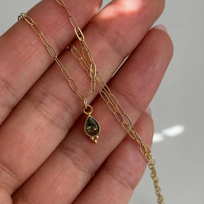 

Unique Charm Gold-Filled Mini Oval CZ Clear Stone Pendant Mini Crystal CZ Birthstone for Women Necklace Jewelry Gift