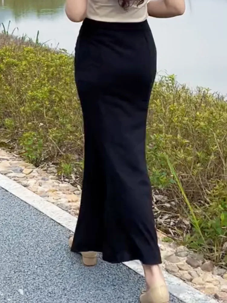 

Elegant Black Fish Tail Long Skirt Slim Fit Half Body Vintage Design Sensation New Summer 2024 Women's Premium Quality Skirt
