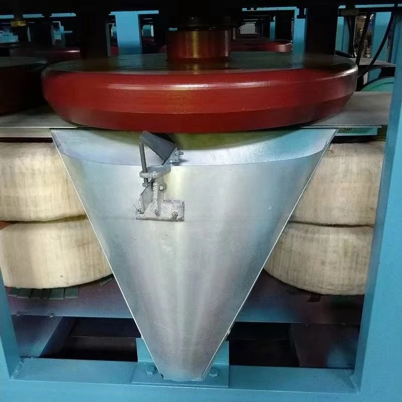 Separator magnetyczny trójtarczowy elektromagnetyczny do mineraliów manganowych, wolframowych i żelaznych, sprzęt do separatyzacji mineraliów magnetycznych.