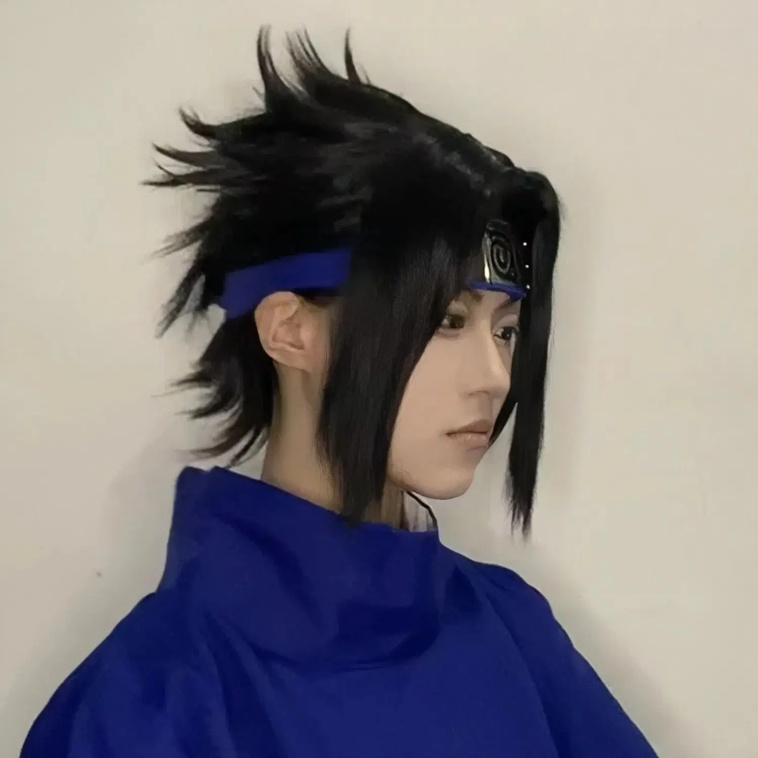 Peluca de cosplay de Sasuke Uchiha, pelo corto y liso con flequillo largo Samurai Updo peluca de cabeza completa