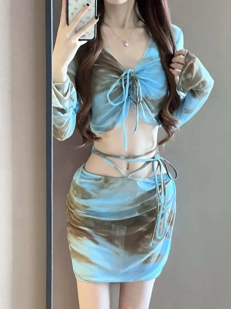 

Сексуальный комплект бикини тай-дай для женщин, новинка 2025 года, для горячих источников, купальник из четырех предметов: топ-жилет с V-образным вырезом и плавки (только верх и низ)