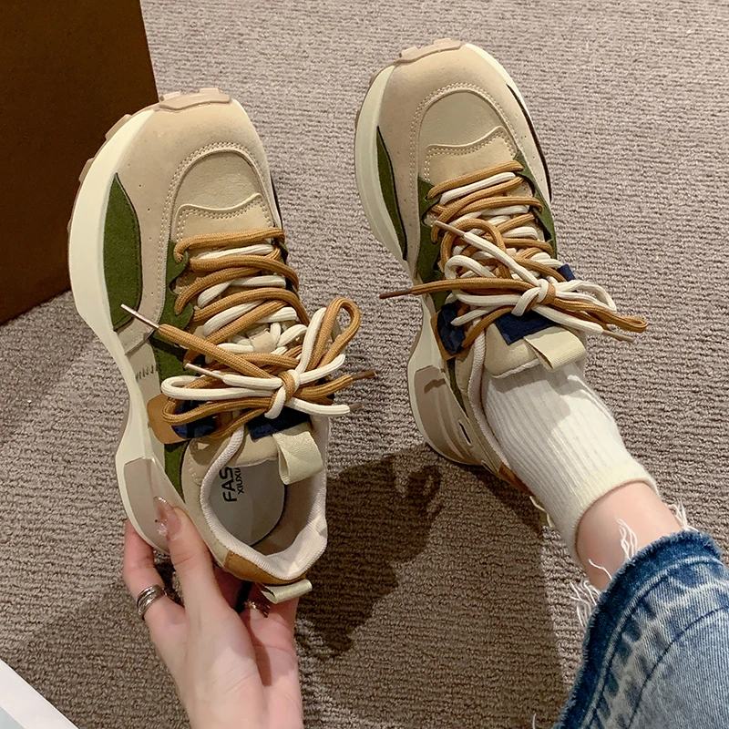 Zapatos retro Forrest Gump de estilo Hong Kong, calzado de cintura pequeña, a la moda, con suela gruesa, para correr, otoño e invierno, 2023