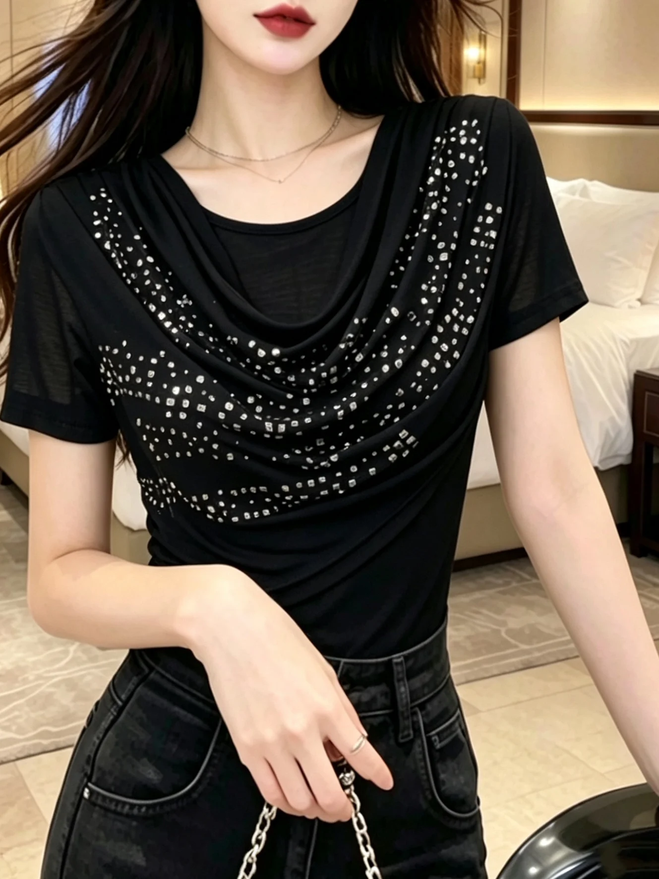 

Summer Women's Slim Fit Short Sleeve T-Shirt Rhinestone Embellished Casual Style round Neck Top Elegant Fashionable
