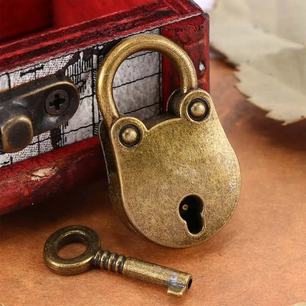 1 Pcs Metal Old Vintage Style Mini Padlock Small Luggage Box Key Lock Copper Color Lot Of Home Usage Hardware Decoration