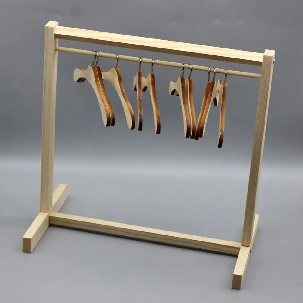 

Мультяшные принадлежности для кукольного домика, вешалка для одежды, мини-ролевые игры, мебель для кукольного домика, игрушки, имитация деревянного органайзера для одежды