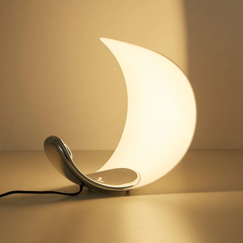 Moon table lamp Nordic creative gifts plug-in crescent lamp study desk lamp bedroom bedside atmosphere decorative lamp